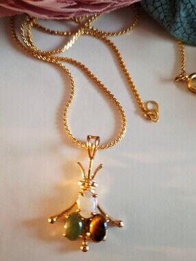 Vintage 80s ✨️💚🤎Triple Jade Stone Pendant Necklace